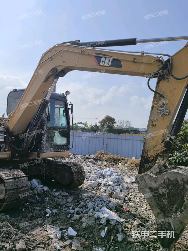 鏟斗右后整體（工作和回轉(zhuǎn)裝置）