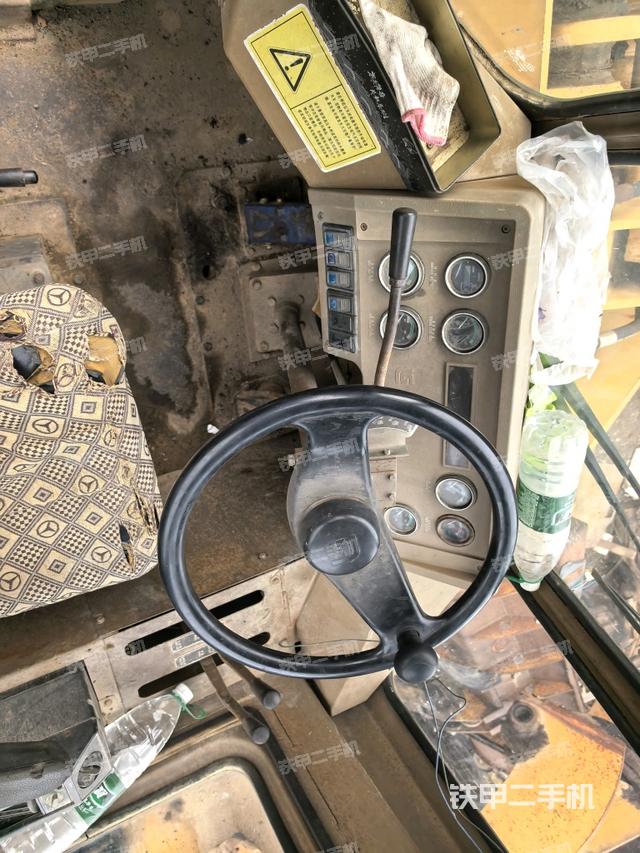 駕駛室正側(cè)（駕駛室部分）