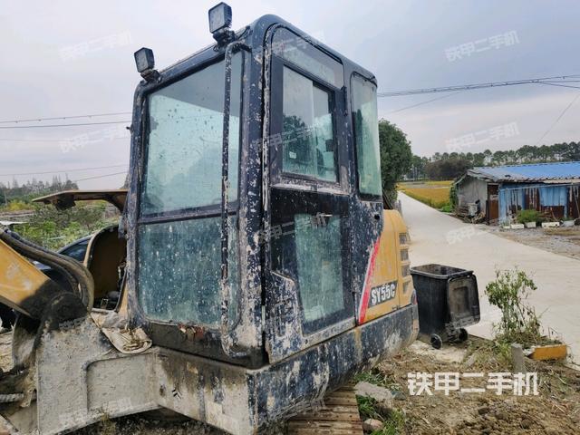 驾驶室整体（整机外观）