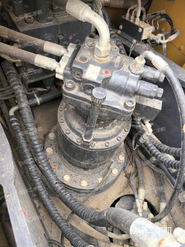 回轉(zhuǎn)馬達(dá)（上車部件）