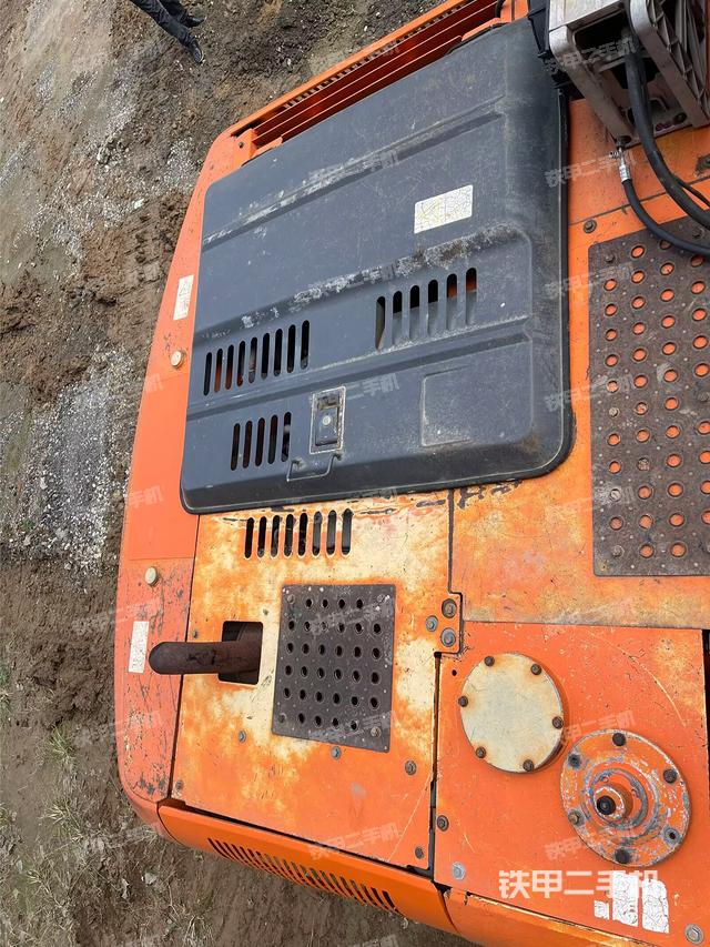 驾驶室顶部（整机外观）