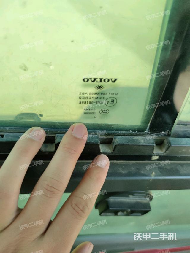 左后方玻璃角標(biāo)（駕駛室部分）