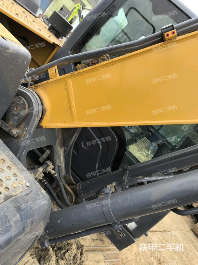 大臂根部?斜視（工作和回轉(zhuǎn)裝置）