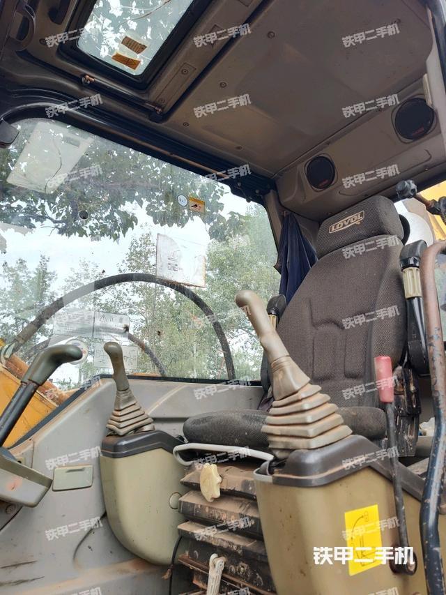 驾驶室整体（整机外观）