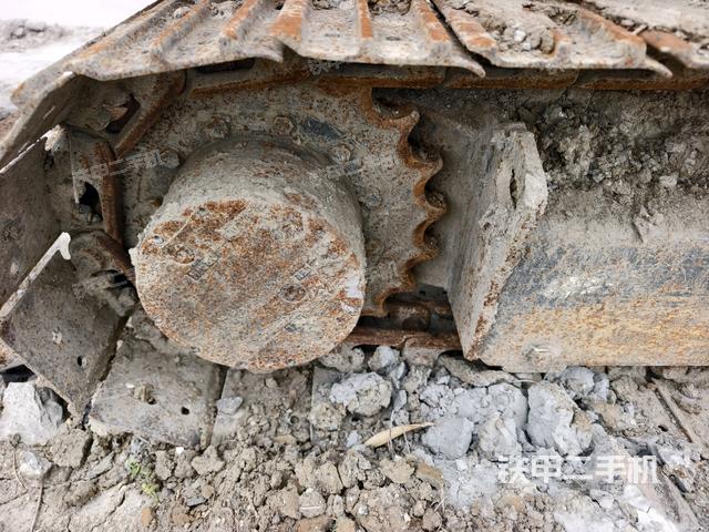 右驅(qū)動輪（行走機(jī)構(gòu)）