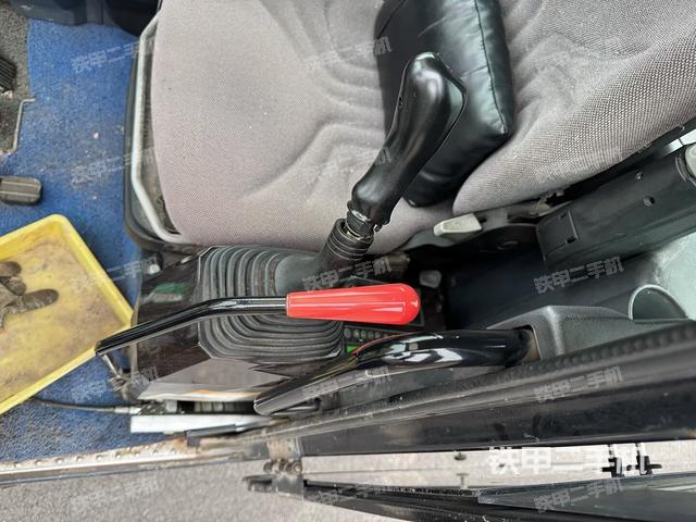 座椅左側(cè)控制臺(tái)/音響/含左手柄（駕駛室部分）