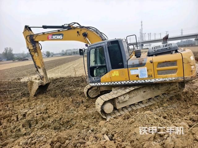 徐工XE205DA挖掘机