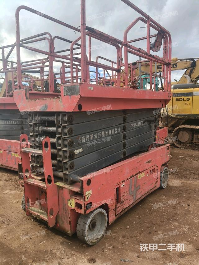 驾驶室操作台（设备外观及核心部件）