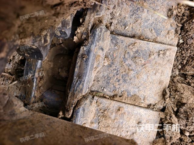 右侧行走马达盖板（行走机构）