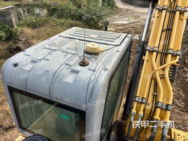 駕駛室頂部（整機(jī)外觀）