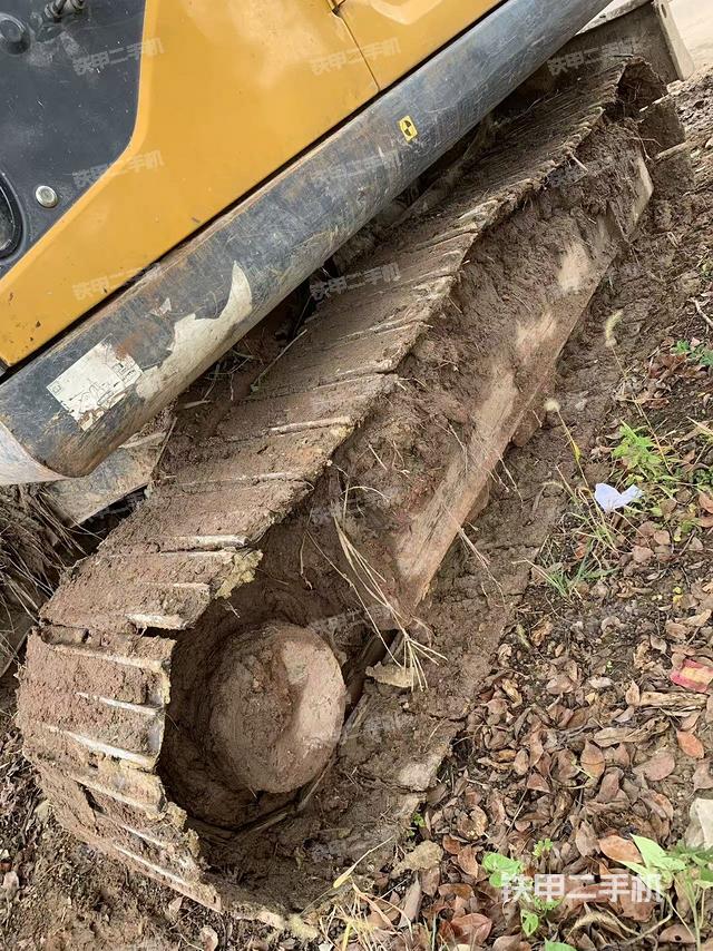 單側(cè)履帶整體（整機(jī)外觀）