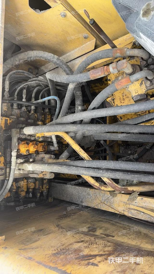 液壓泵斜45?左（大件艙室）