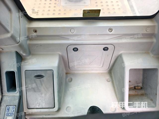 座椅后部（驾驶室部分）