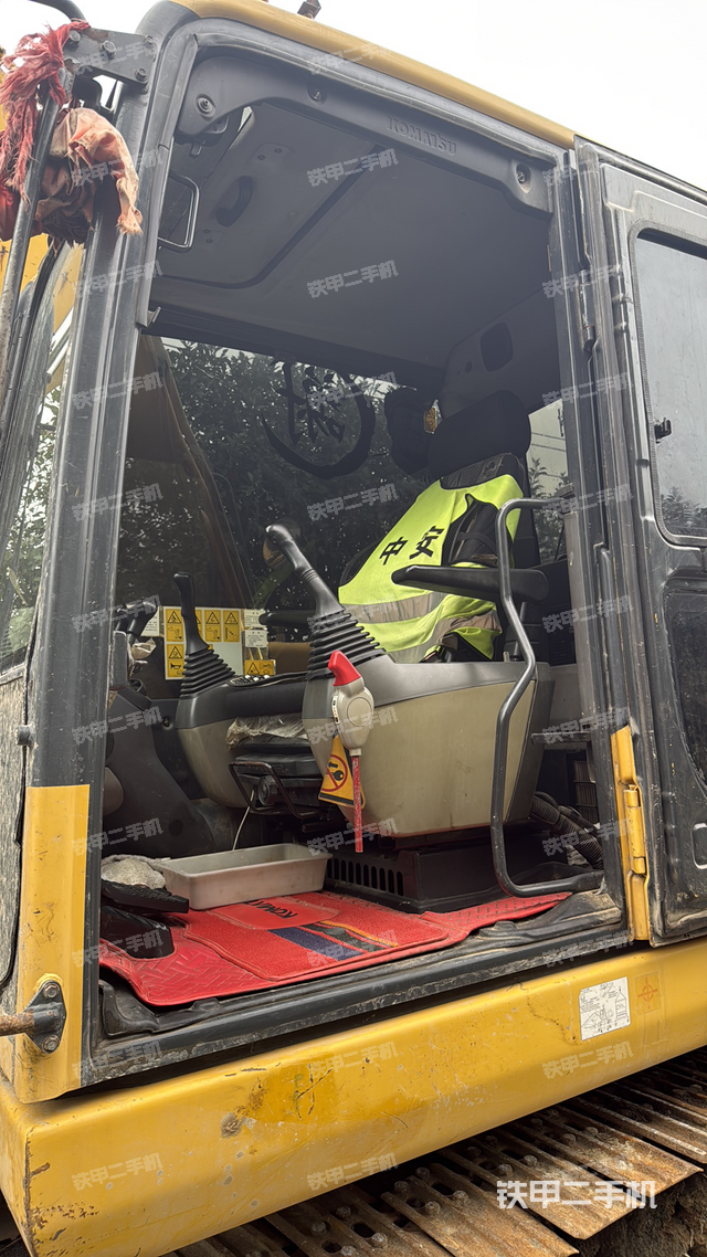 駕駛室整體（整機(jī)外觀）