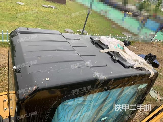 驾驶室顶部（整机外观）