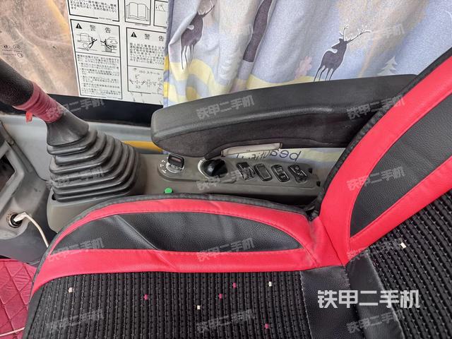 后窗玻璃角標(biāo)（駕駛室部分）