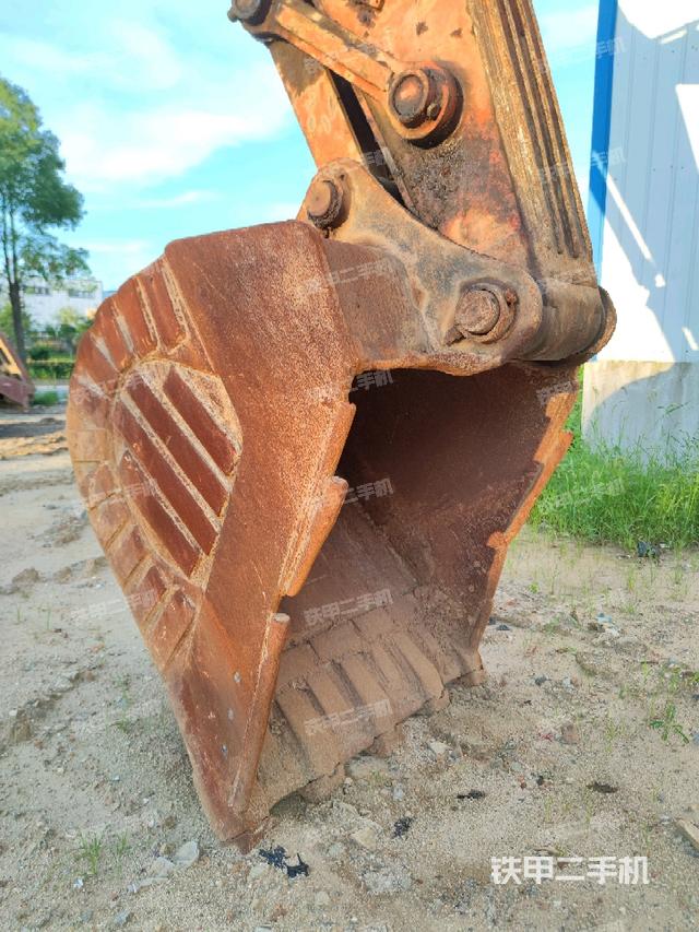 鏟斗右后整體（工作和回轉(zhuǎn)裝置）