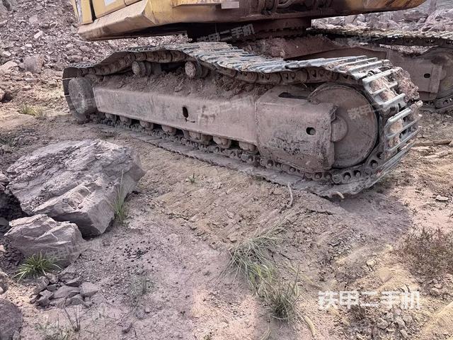 左驅(qū)動(dòng)輪（行走機(jī)構(gòu)）