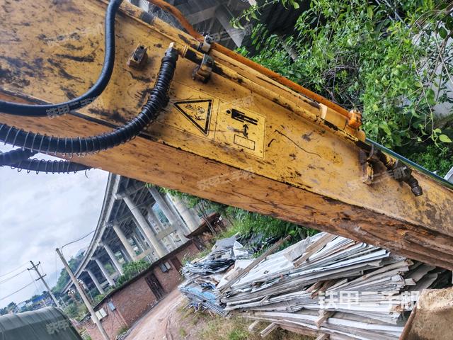 小臂整體左后（工作和回轉(zhuǎn)裝置）