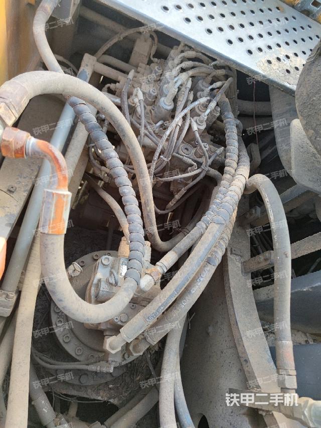 回轉(zhuǎn)馬達（上車部件）