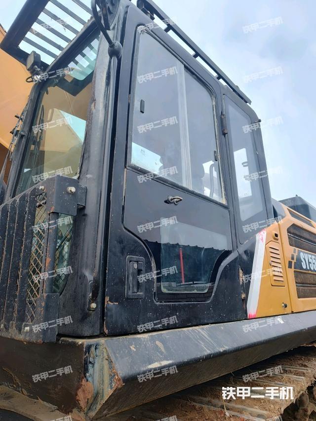 駕駛室整體（整機外觀）