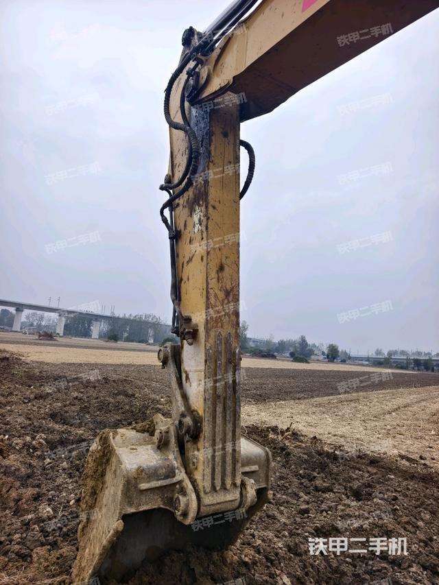 小臂整体左后（工作和回转装置）