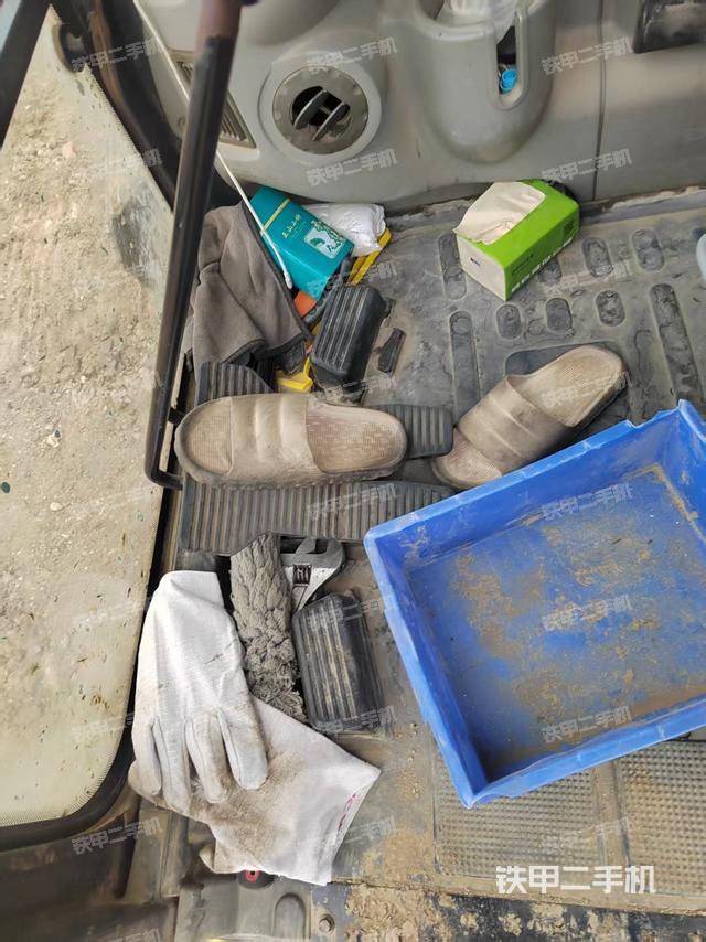 驾驶室整体（整机外观）