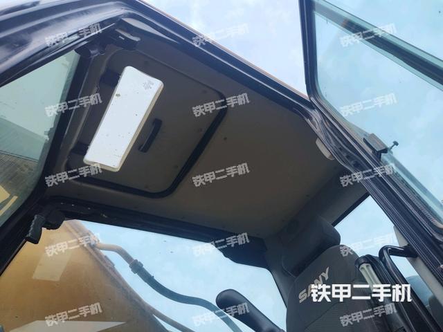 驾驶室顶部（整机外观）