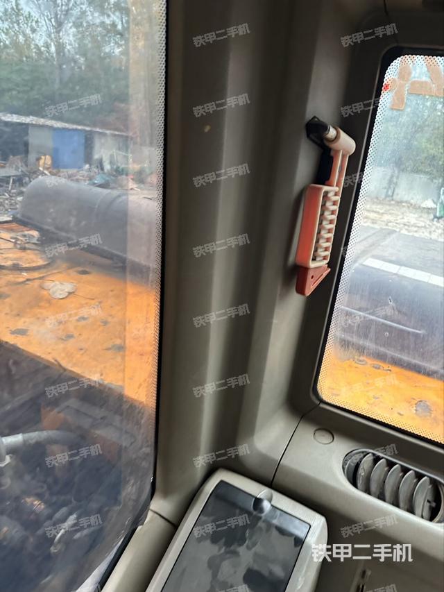 座椅左側(cè)控制臺/音響/含左手柄（駕駛室部分）