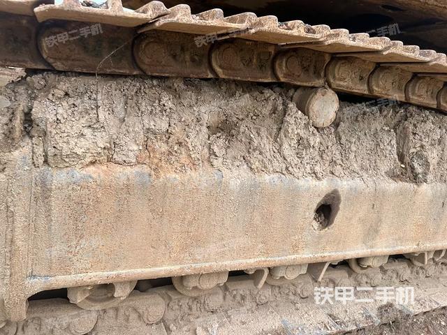 左驅(qū)動輪（行走機構(gòu)）