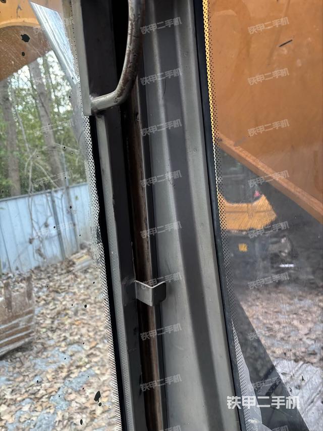 座椅右側(cè)控制臺/鑰匙門/油門/含右手柄（駕駛室部分）