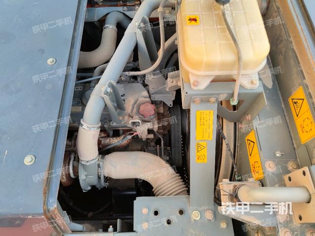 發(fā)動(dòng)機(jī)室（上車部件）