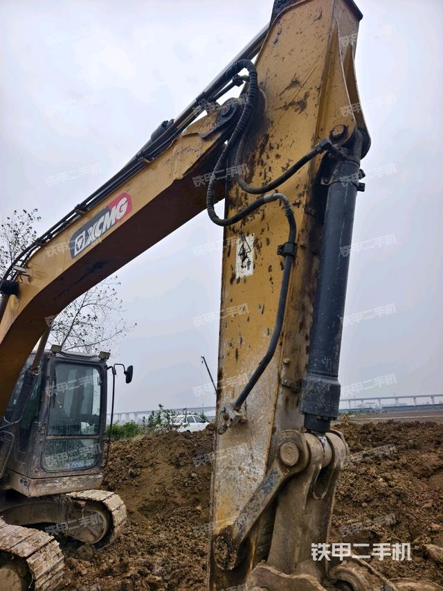 大臂整体 右侧（工作和回转装置）