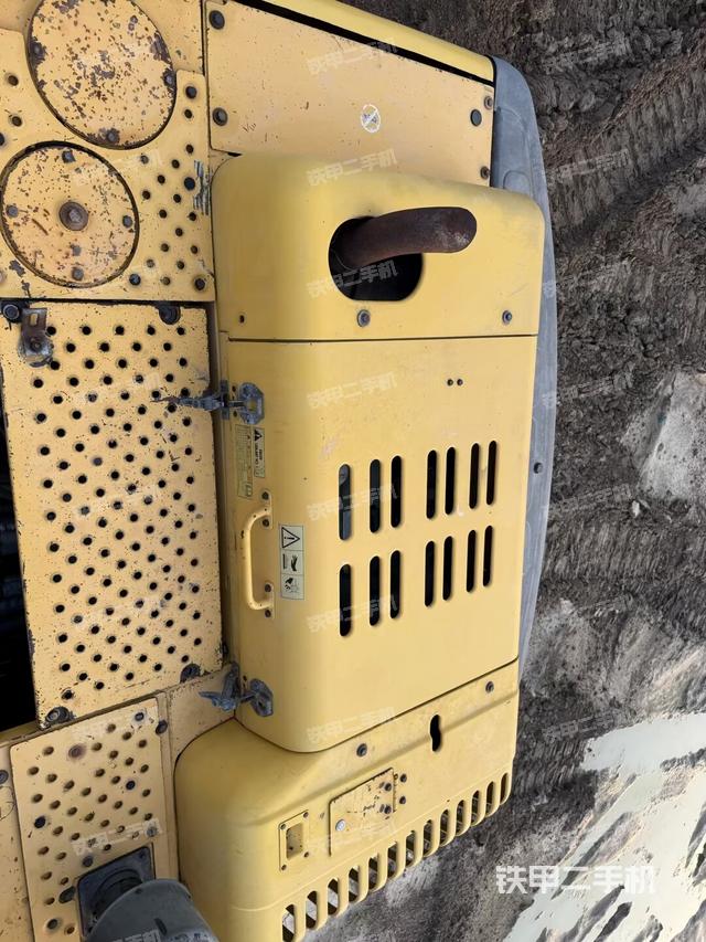 驾驶室顶部（整机外观）