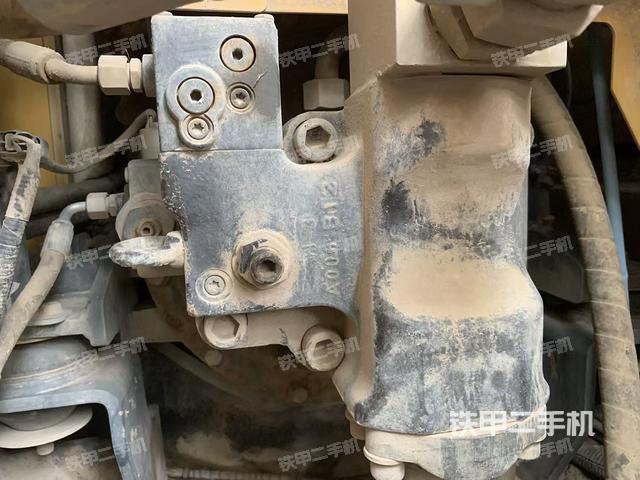 液壓泵艙室正面整體（整機(jī)外觀）