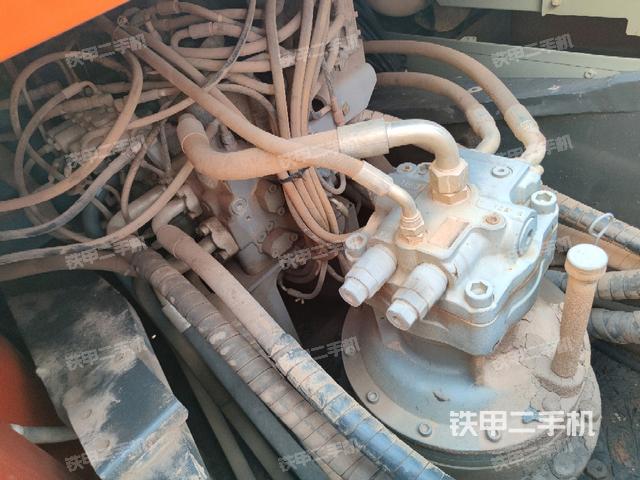 回轉(zhuǎn)馬達(dá)（上車部件）