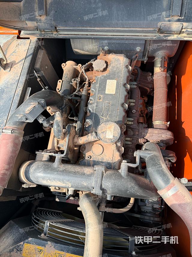 驾驶室顶部（整机外观）