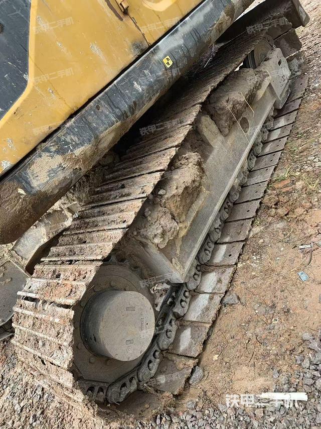 單側(cè)履帶整體（整機(jī)外觀）