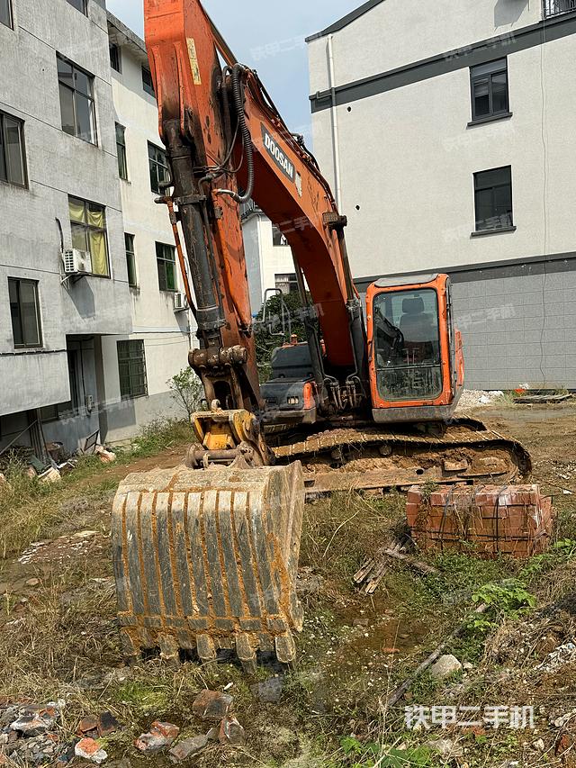 斗山DX215-9C挖掘机