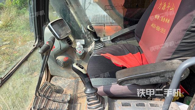 驾驶室整体（整机外观）