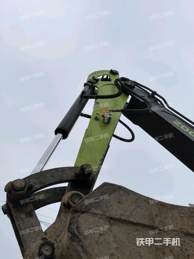 铲斗右后整体（工作和回转装置）