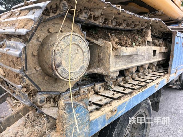 右驅(qū)動(dòng)輪（行走機(jī)構(gòu)）