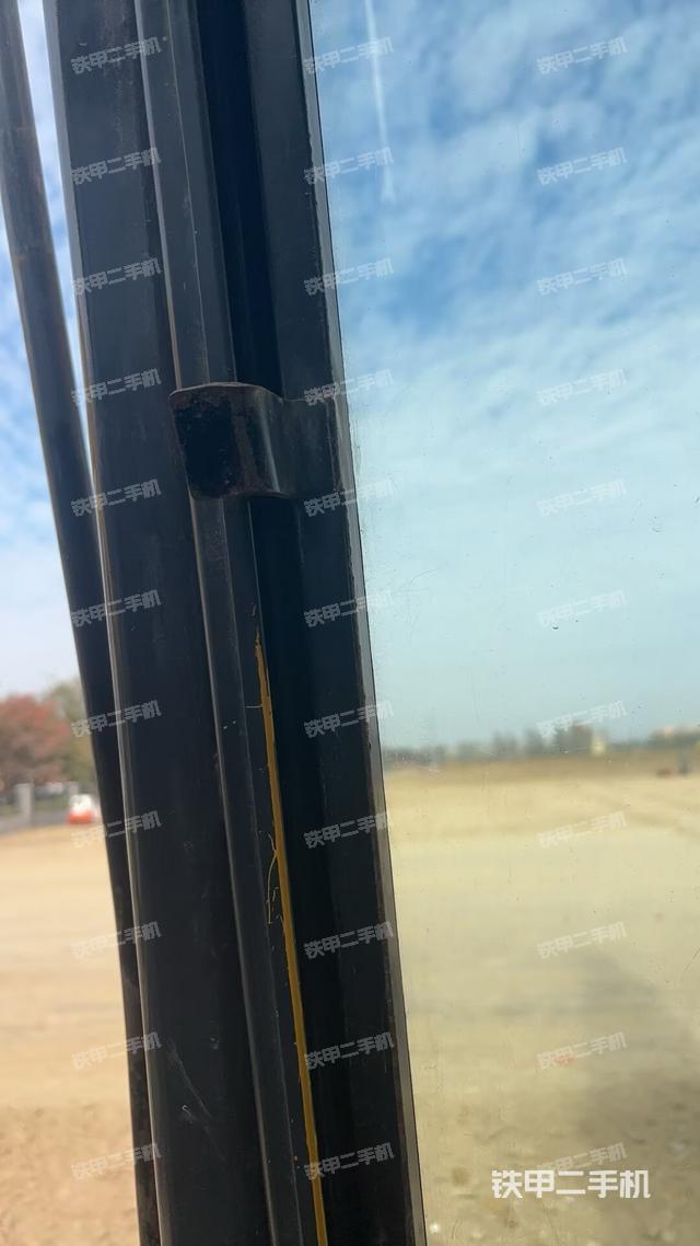 座椅后部（駕駛室部分）