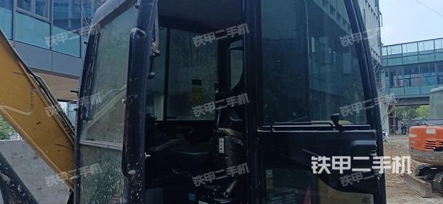 驾驶室整体（整机外观）