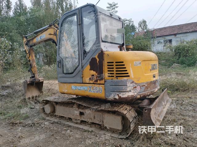 驾驶室顶部（整机外观）