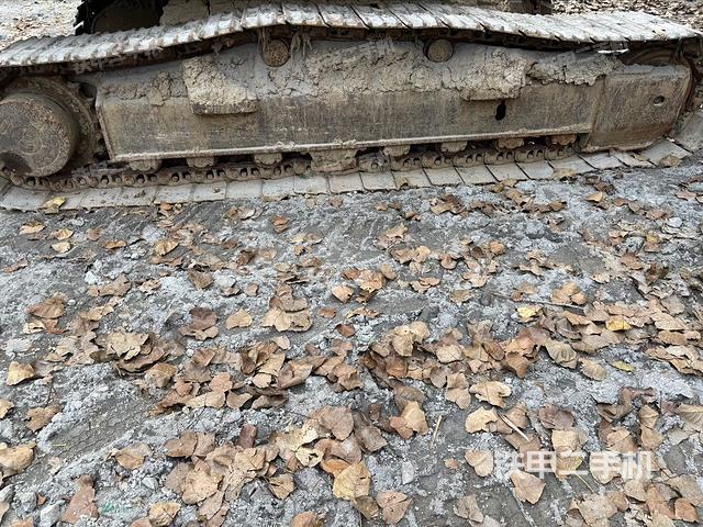 左驅(qū)動輪（行走機(jī)構(gòu)）