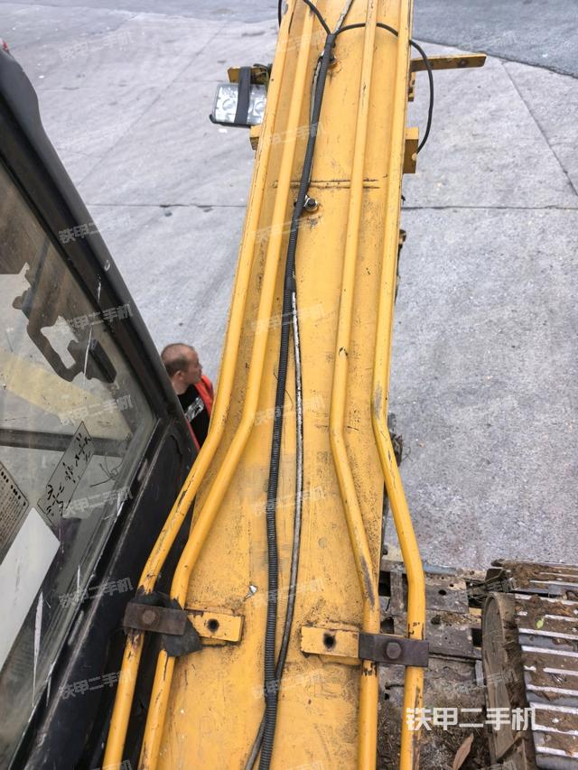 鏟斗右后整體（工作和回轉(zhuǎn)裝置）