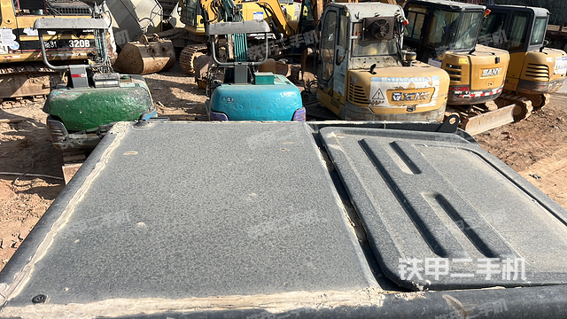 駕駛室頂部（整機(jī)外觀）