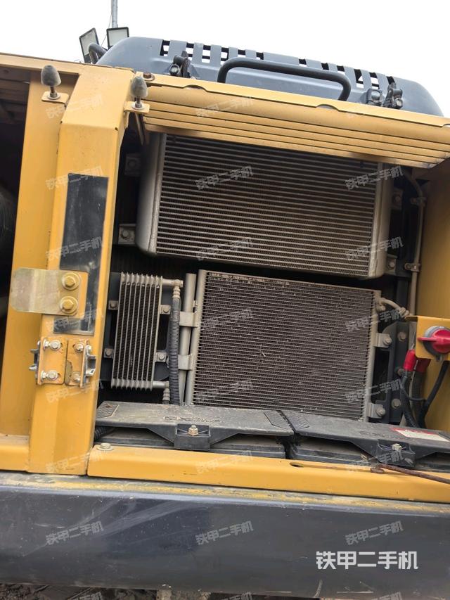 散熱器正面（大件艙室）