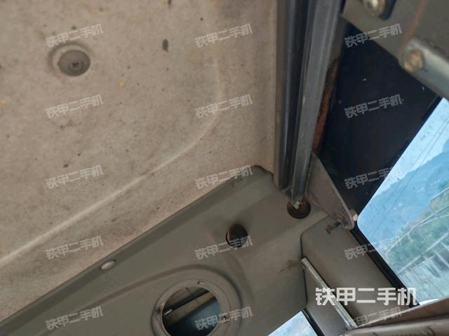 右側(cè)玻璃角標(biāo)（駕駛室部分）